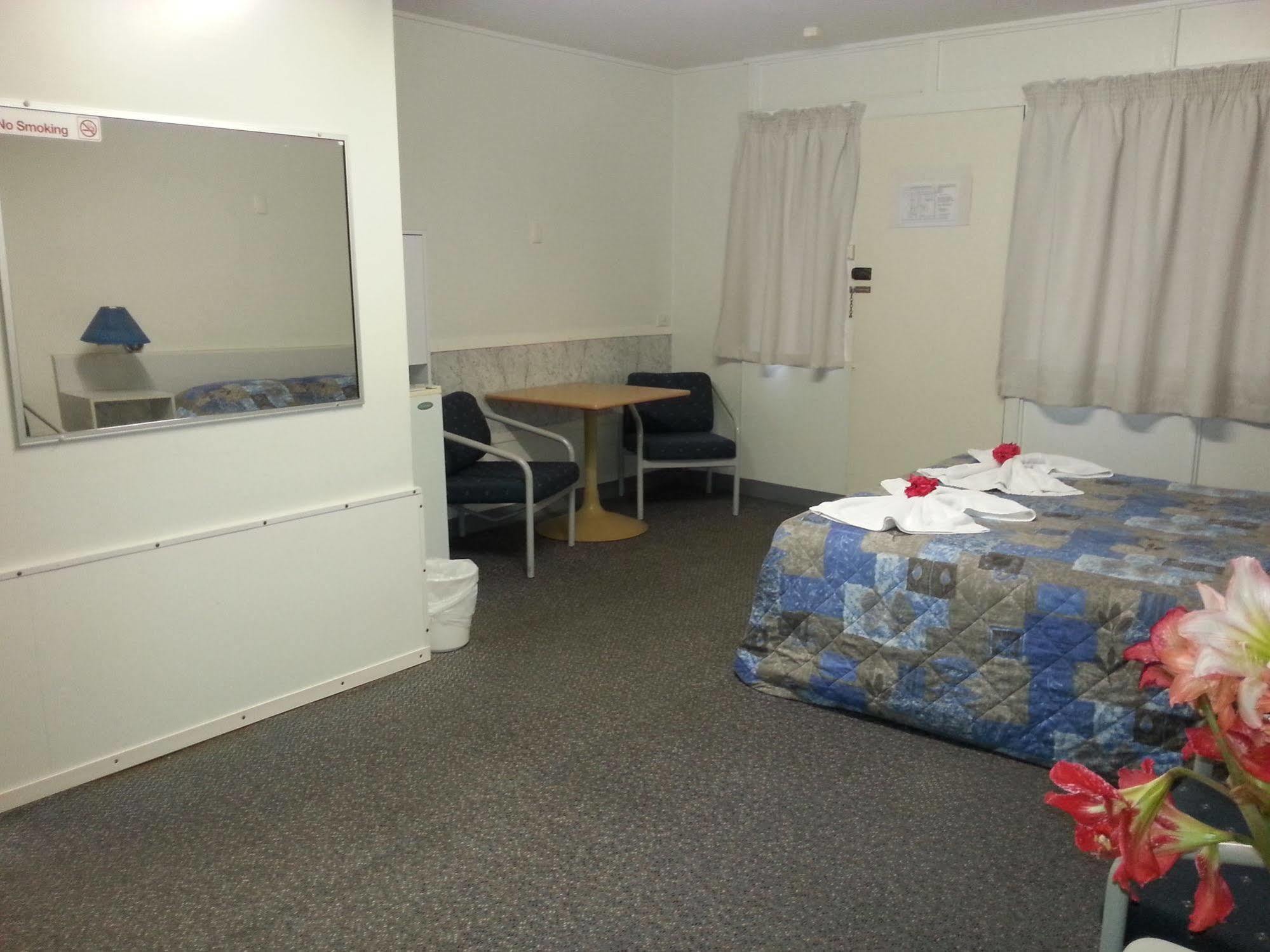 Golden Fountain Motel روكهامبتون المظهر الخارجي الصورة