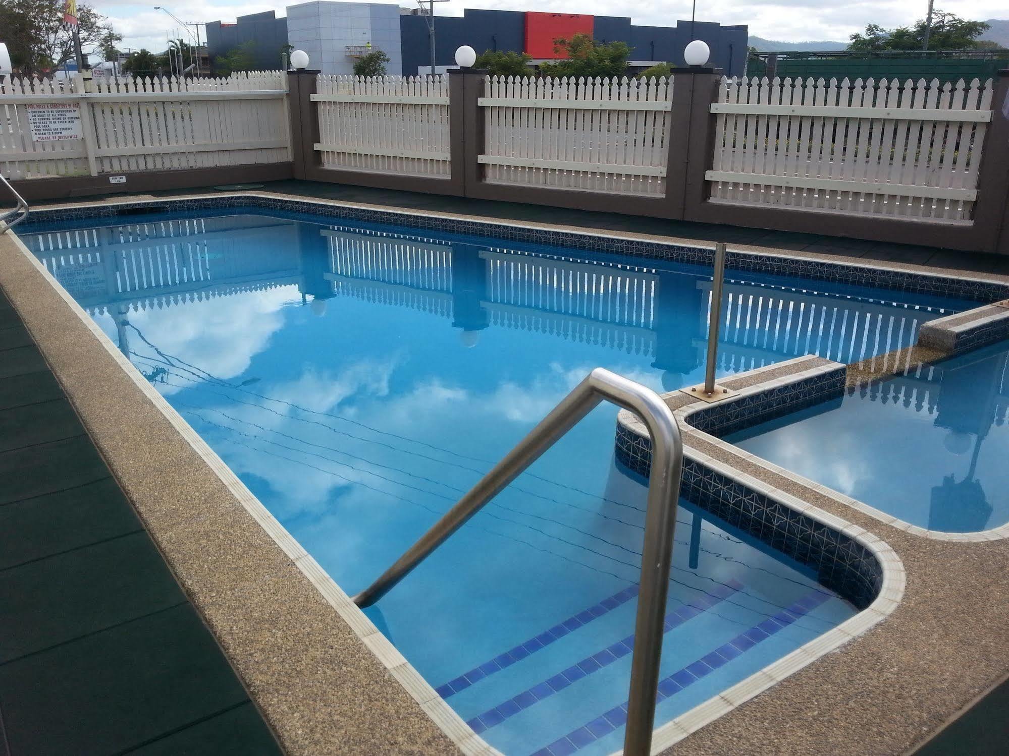 Golden Fountain Motel روكهامبتون المظهر الخارجي الصورة